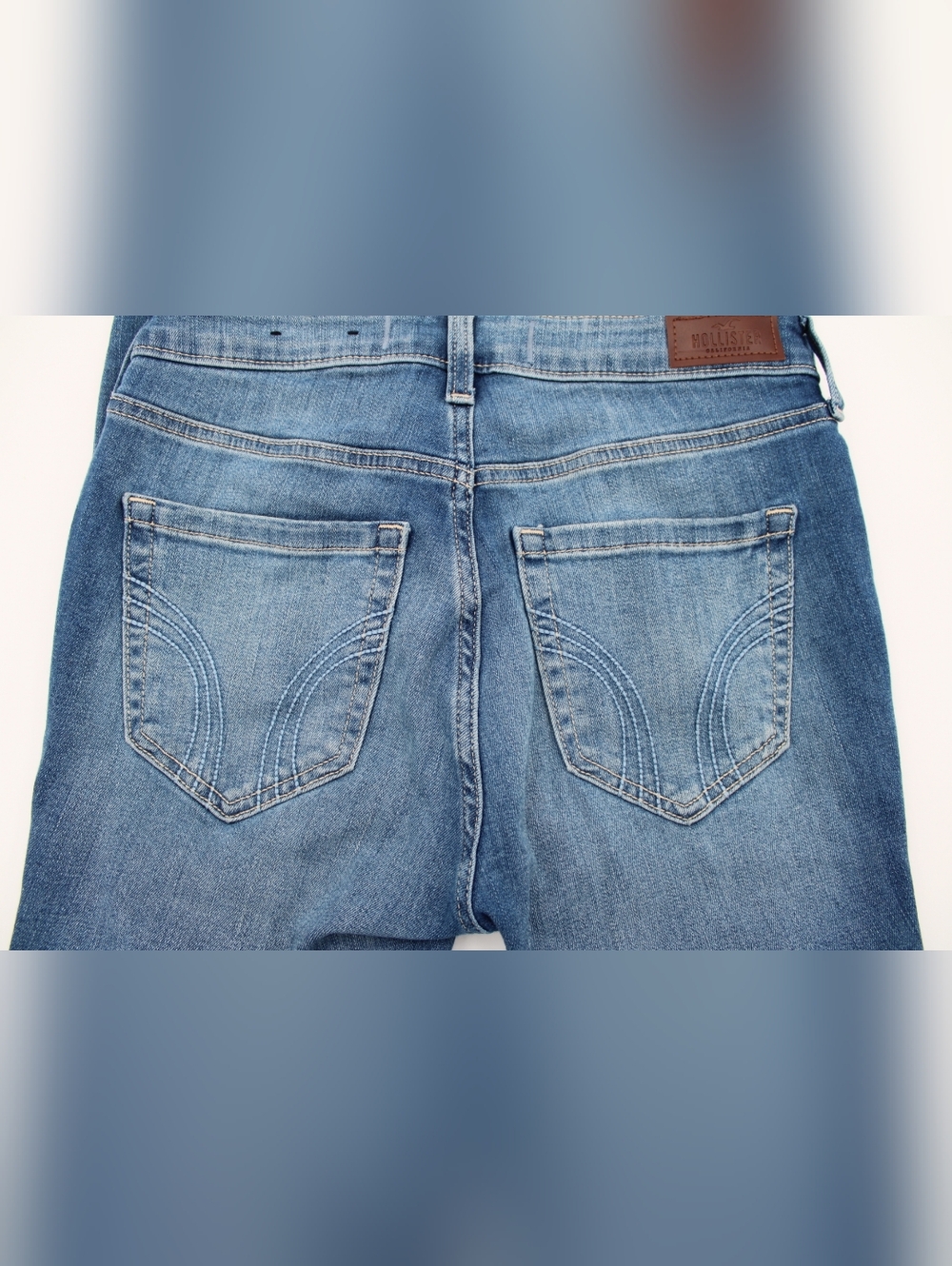 Hollister Medium Wash Distressed Skinny Jeans Size 6 (28R) - Picture 5 of 8